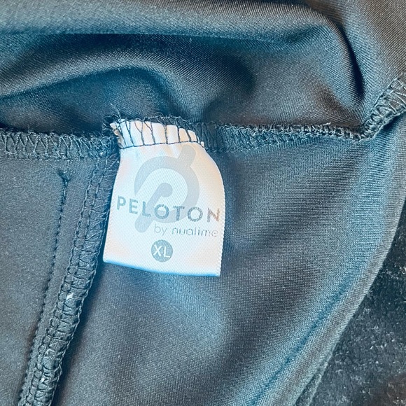 Peloton Mens Extra Large Quarter Zip Pullover - Black - Picture 4 of 4